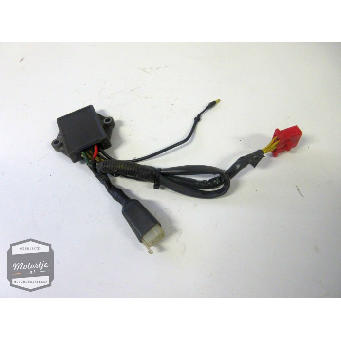 Honda CBR1000F spanningsregelaar / spanningregelaar / gelijkrichter / spanning regelaar Honda CBR1000F spanningsregelaar / spanningregelaar / gelijkrichter / spanning regelaar