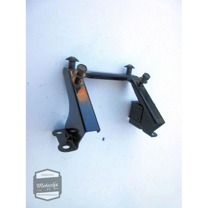Kawasaki GPX750 frame achterbeugel / bracket / houder Kawasaki GPX750 frame achterbeugel / bracket / houder