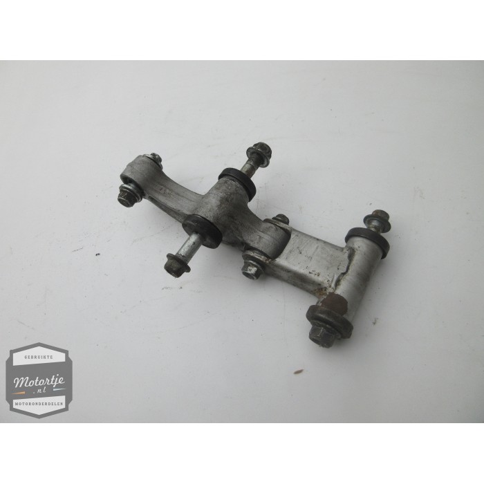 Suzuki GSX550 achter schokbreker arm / dogbones / knuckle mount / schokbrekerarm / schok breker / shock linkage Suzuki GSX550 achter schokbreker arm / dogbones / knuckle mount / schokbrekerarm / schok breker / shock linkage