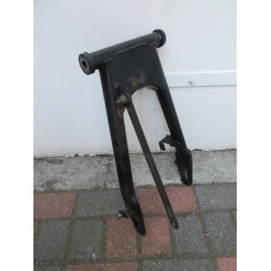 Kawasaki Z650 achterbrug / achter brug vork / achtervork 